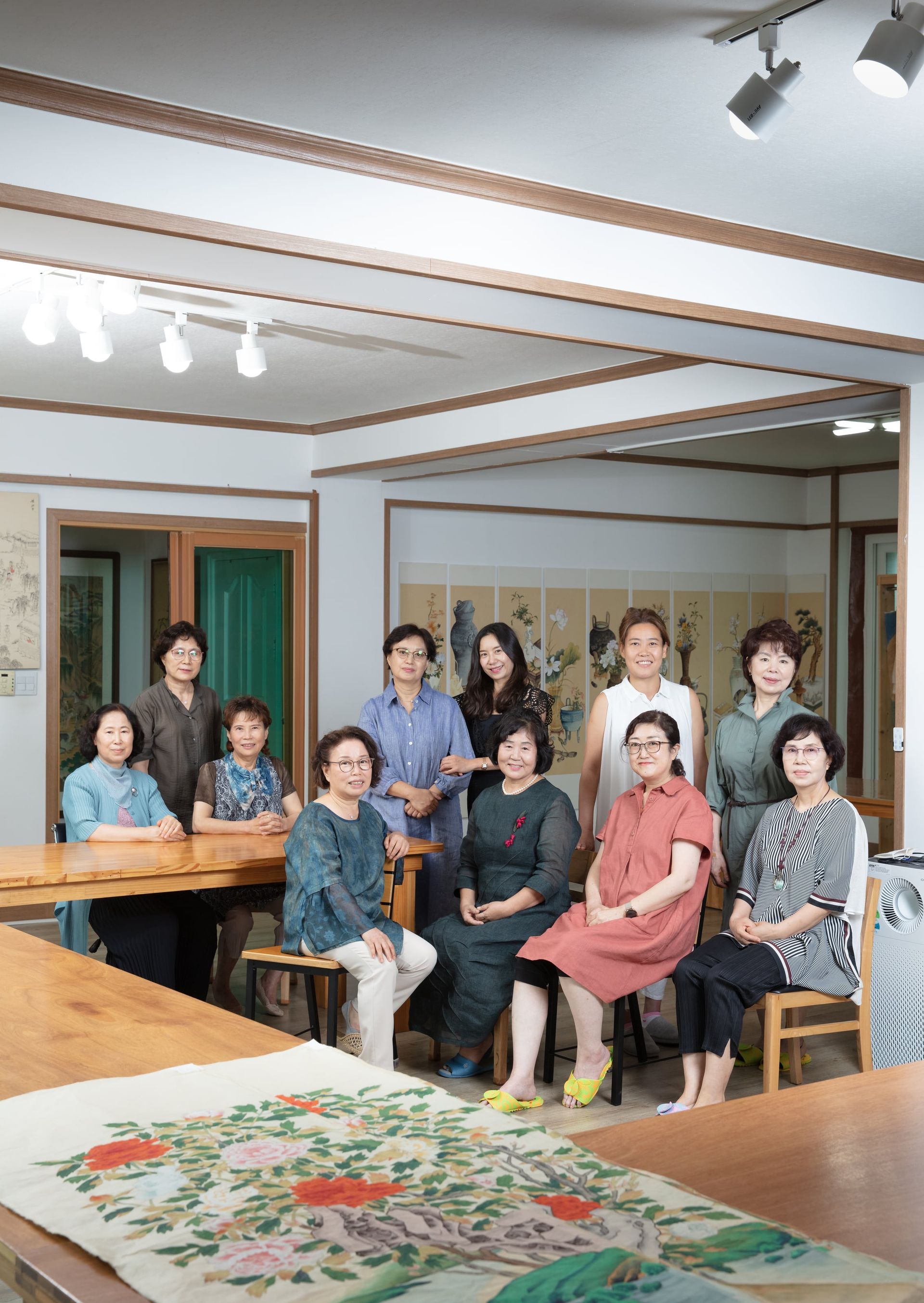 작업실에서, 다 함께 — 공방 식구들